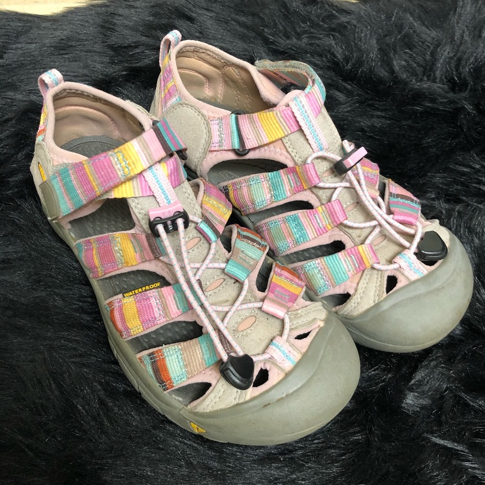 Keen pink/multi hiking water shoes 6